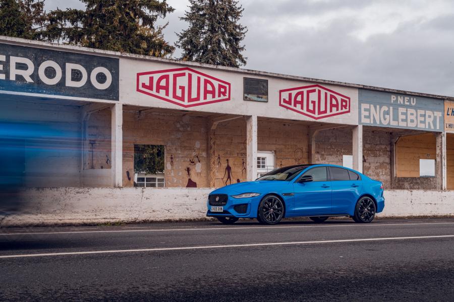  Jaguar XE R-Dynamic Reims Edition 2020 года  (UK) (фото 35 из 84)